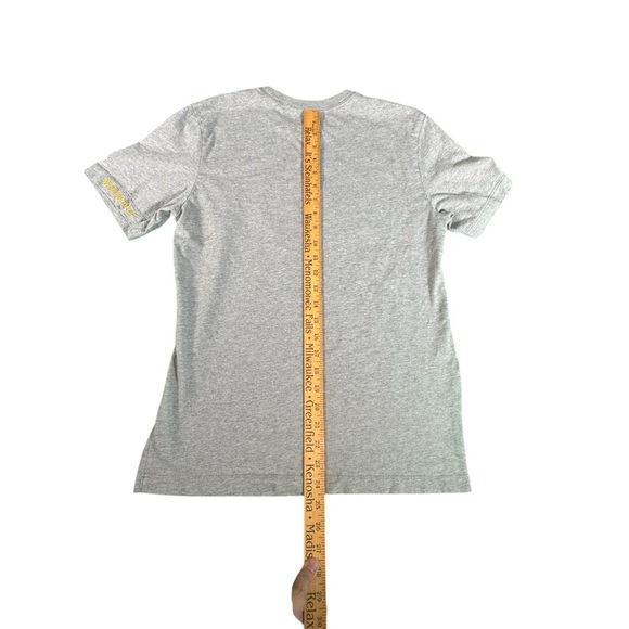 Nike Shirt Men's Size Small Gray Worldwide Globe Short Sleeve Swoosh Crew Neck - Picture 8 of 9